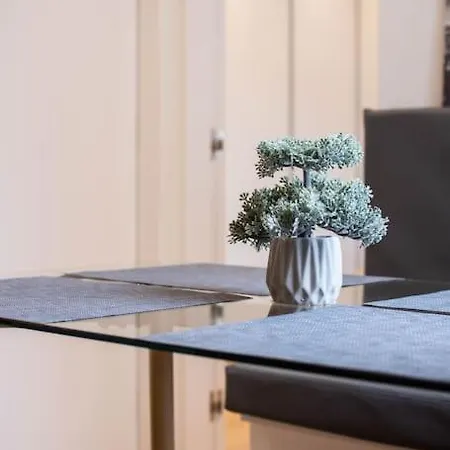 Little Diamond Apartment *